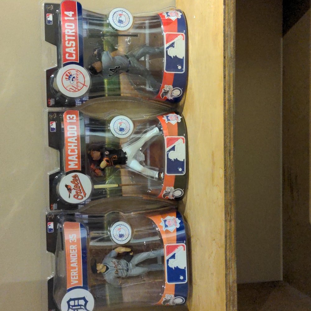 3 MLB Baseball Player Figures (Lot)